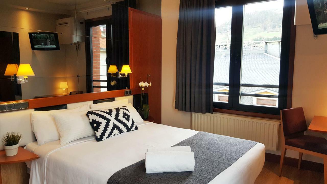 Hotel Oria Толоса Экстерьер фото